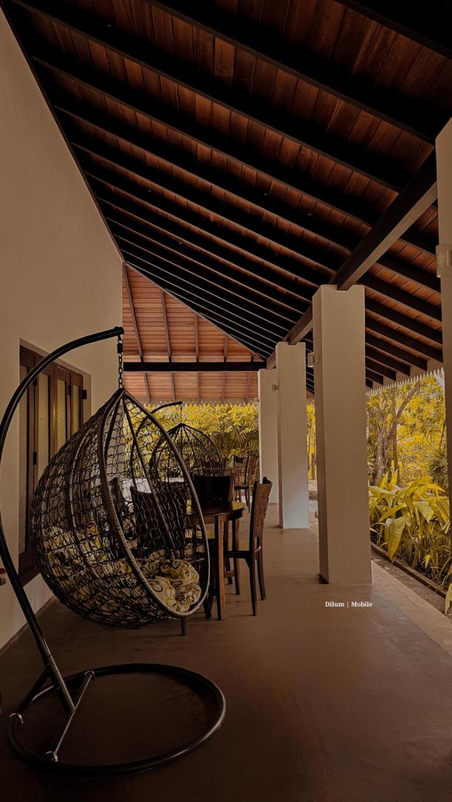 Ceylon Kingsmen Garden Hotel - Katunayake เนกอมโบ ภายนอก รูปภาพ