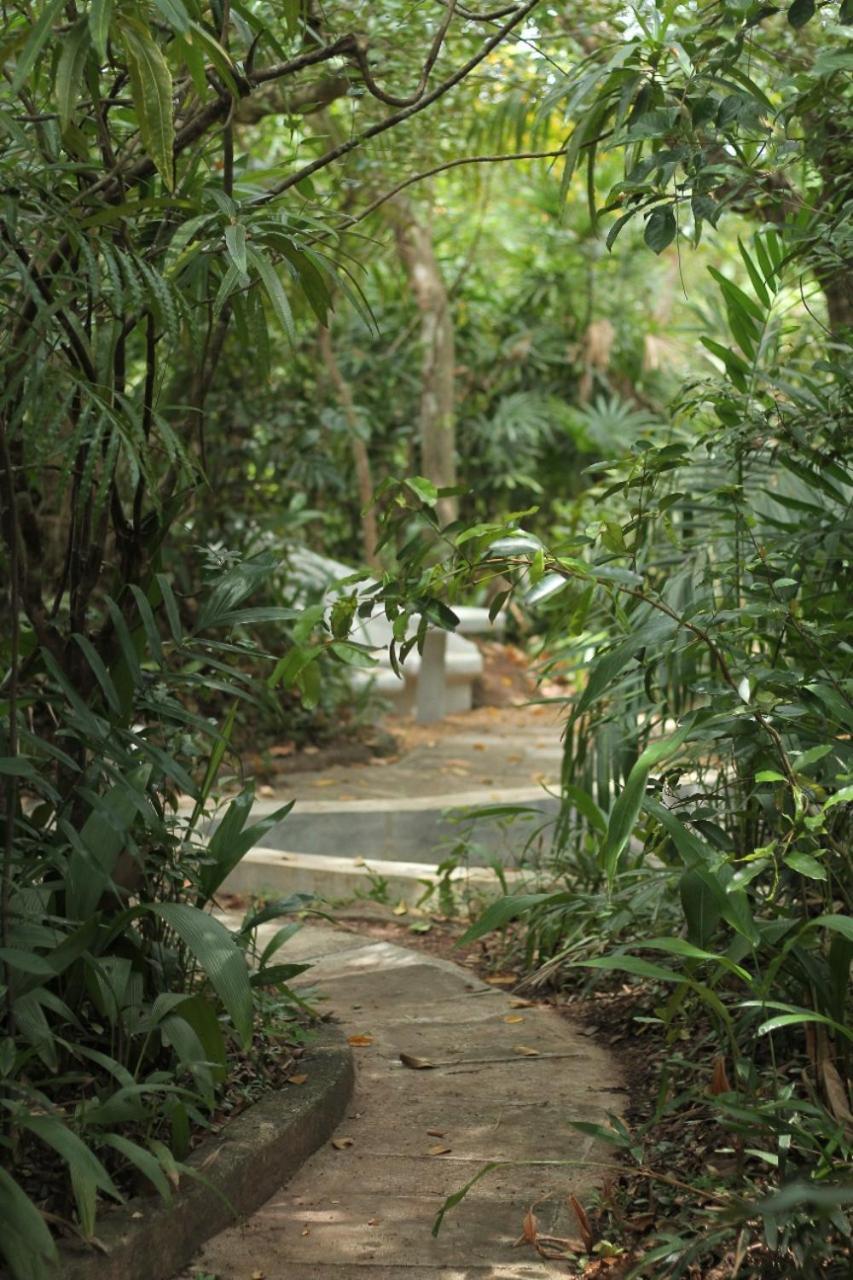 Ceylon Kingsmen Garden Hotel - Katunayake เนกอมโบ ภายนอก รูปภาพ